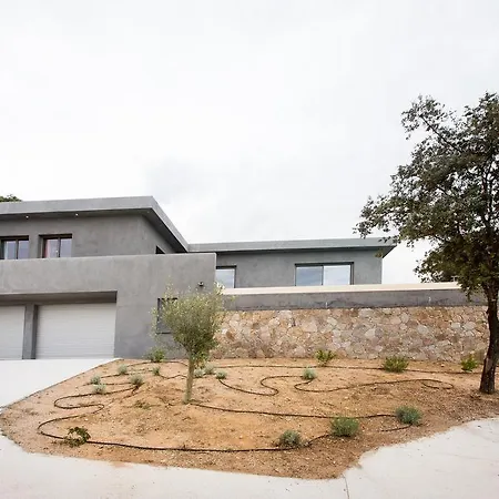 By Signoria Villa Lumio (Corsica)